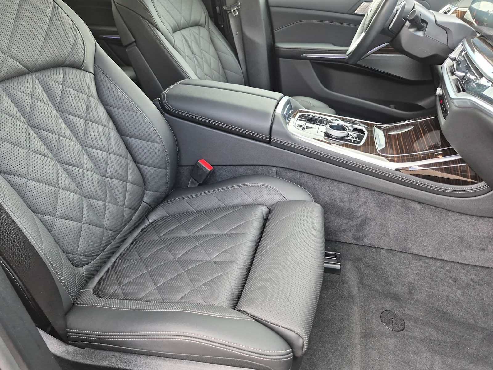 Used 2026 BMW X7 xDrive40i AWD/4WD image 22