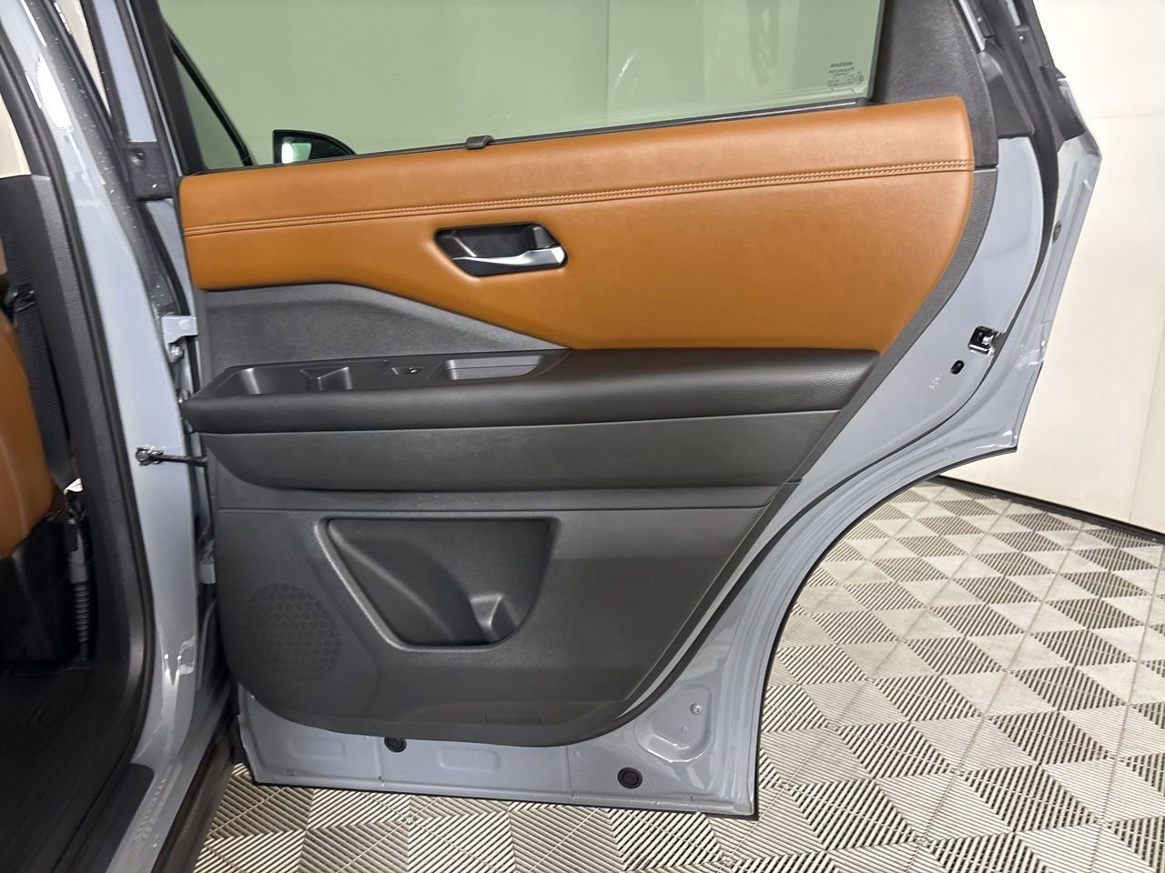 Used 2023 Nissan Pathfinder Platinum AWD/4WD image 26