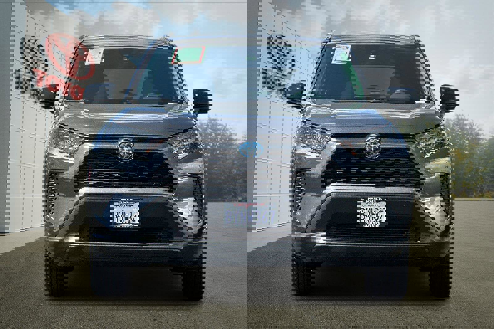 Used 2021 Toyota RAV4 LE AWD/4WD image 8