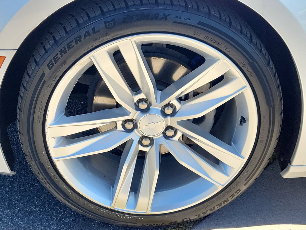 Used 2016 Chevrolet Camaro LT RWD image 24