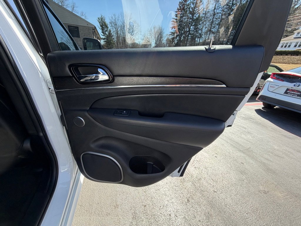 Used 2018 Jeep Grand Cherokee Trackhawk AWD/4WD image 17