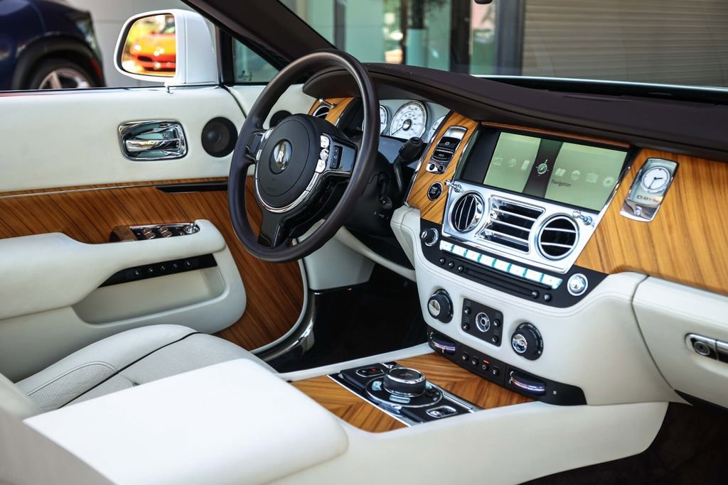Used 2016 Rolls-Royce Dawn image 52