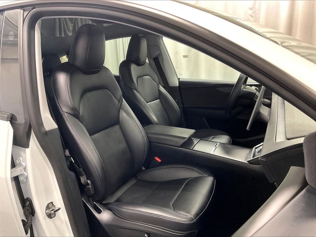 Used 2026 Tesla Model Y AWD image 11
