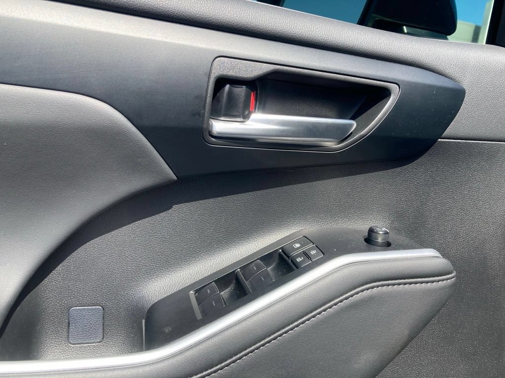 Certified 2025 Toyota Highlander XLE FWD image 13