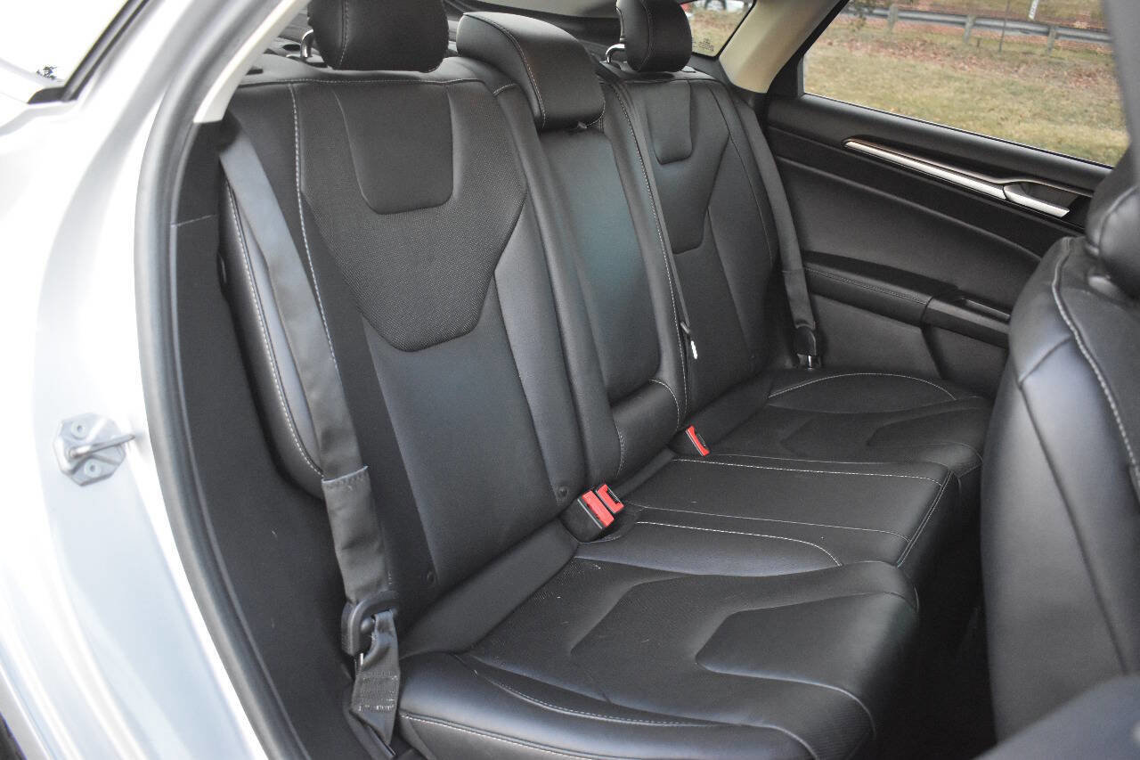 Used 2019 Ford Fusion Titanium AWD/4WD image 15