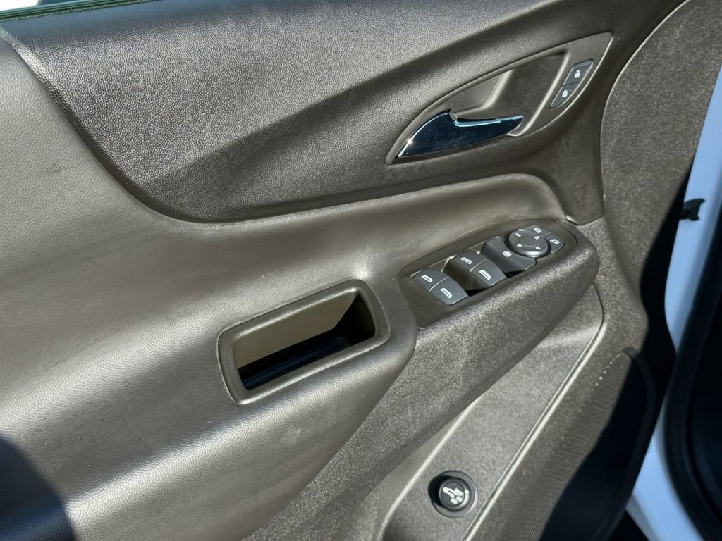 Used 2024 Chevrolet Equinox LT w/ LPO, Cargo Package FWD image 11