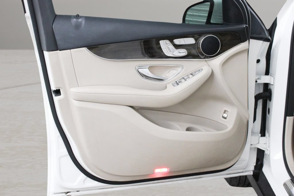 Used 2022 Mercedes-Benz GLC 300 image 16