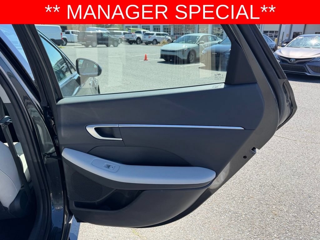 Used 2025 Hyundai Sonata SEL FWD image 34