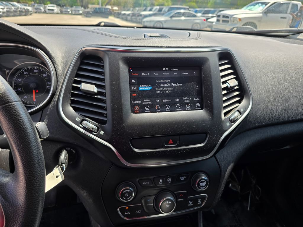 Certified 2019 Jeep Cherokee Latitude w/ Popular Appearance Group image 21