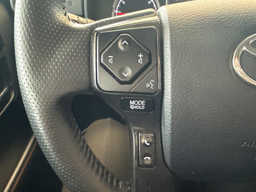 Used 2021 Toyota 4Runner Venture w/ Moonroof Package AWD/4WD image 17