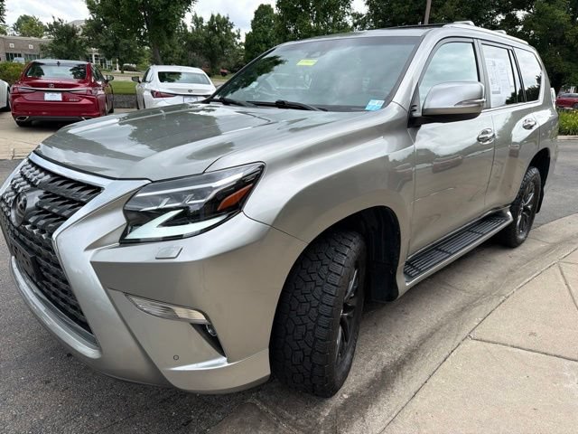 Used 2023 Lexus GX 460 Premium w/ Premium Package AWD/4WD image 3