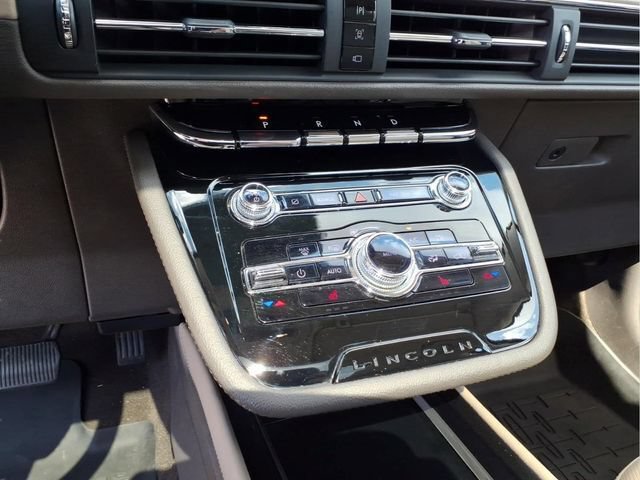 Used 2022 Lincoln Corsair Grand Touring w/ Towing Package AWD/4WD image 24