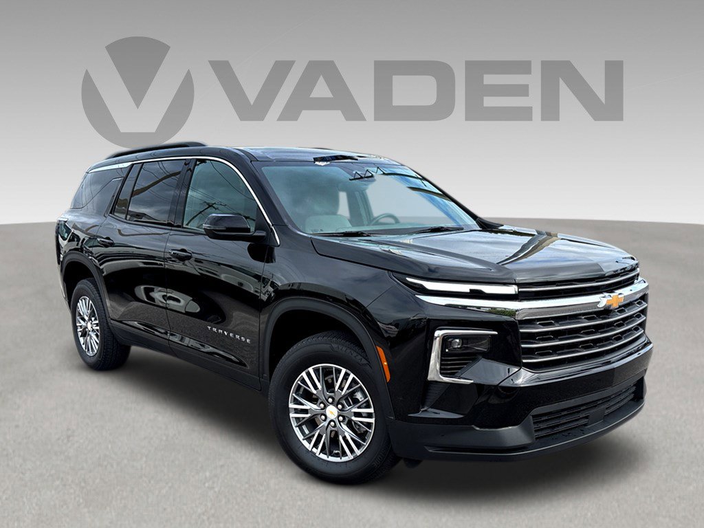 Used 2025 Chevrolet Traverse LT