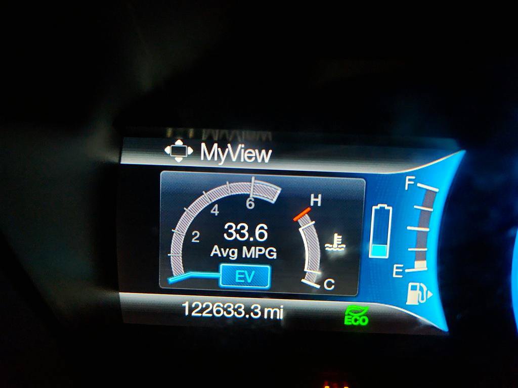 Used 2017 Ford C-MAX Titanium w/ Equipment Group 301A FWD image 16