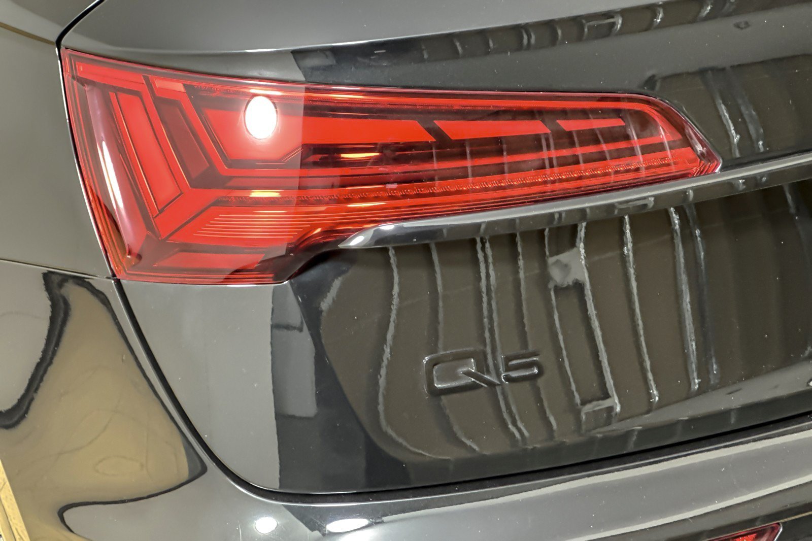 Used 2023 Audi Q5 e Premium Plus w/ Premium Plus Package AWD/4WD image 26
