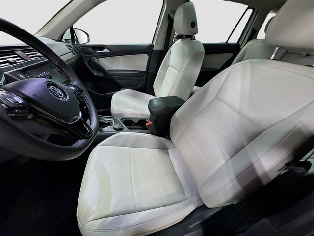 Used 2021 Volkswagen Tiguan SE w/ Panoramic Sunroof Package image 15