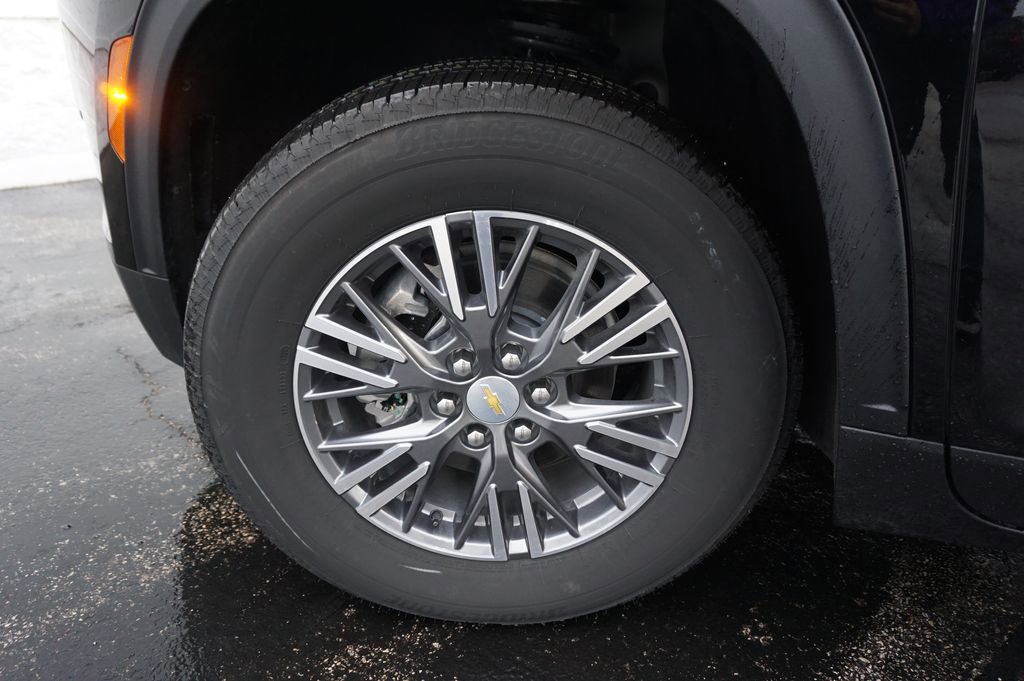 Used 2025 Chevrolet Traverse LT w/ Driver Confidence Package FWD image 30