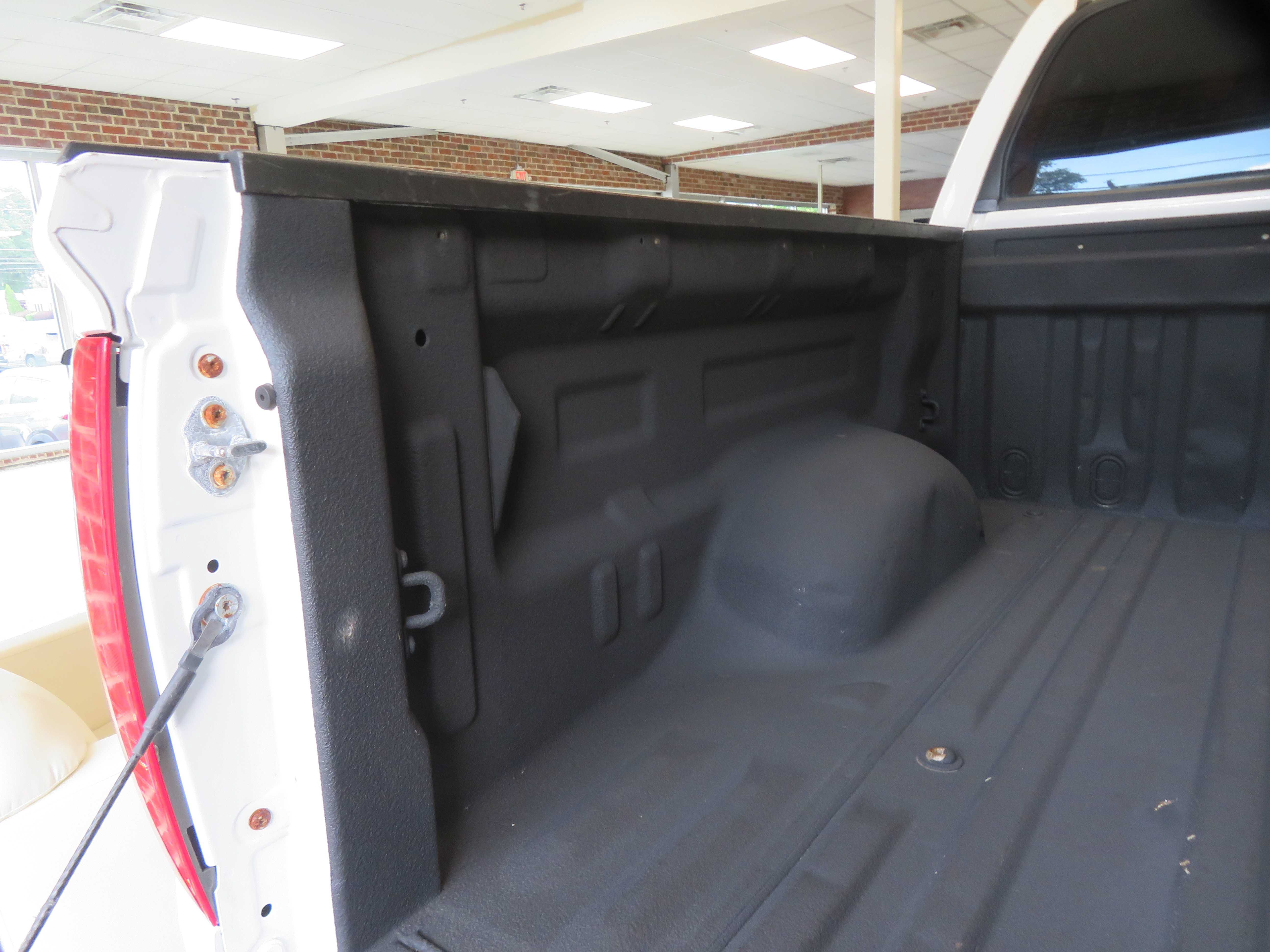 Used 2018 Toyota Tundra SR5 w/ SR5 Upgrade Package AWD/4WD image 51
