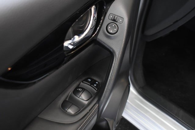 Used 2022 Nissan Rogue Sport SL AWD/4WD image 22