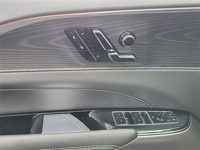 Used 2025 Cadillac Lyriq Luxury image 18