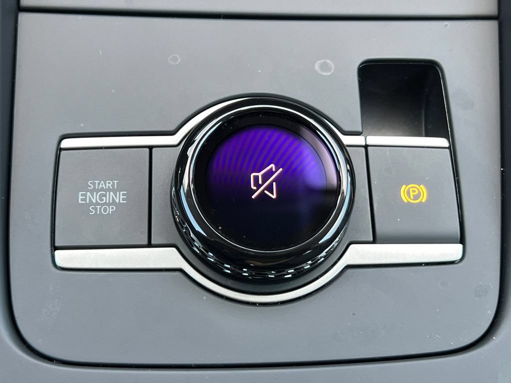 New 2025 Volkswagen Tiguan SE AWD/4WD image 25