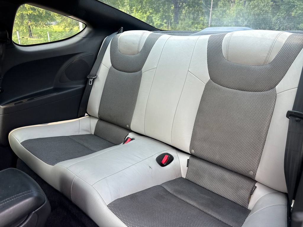 Used 2014 Hyundai Genesis 2.0T RWD image 31