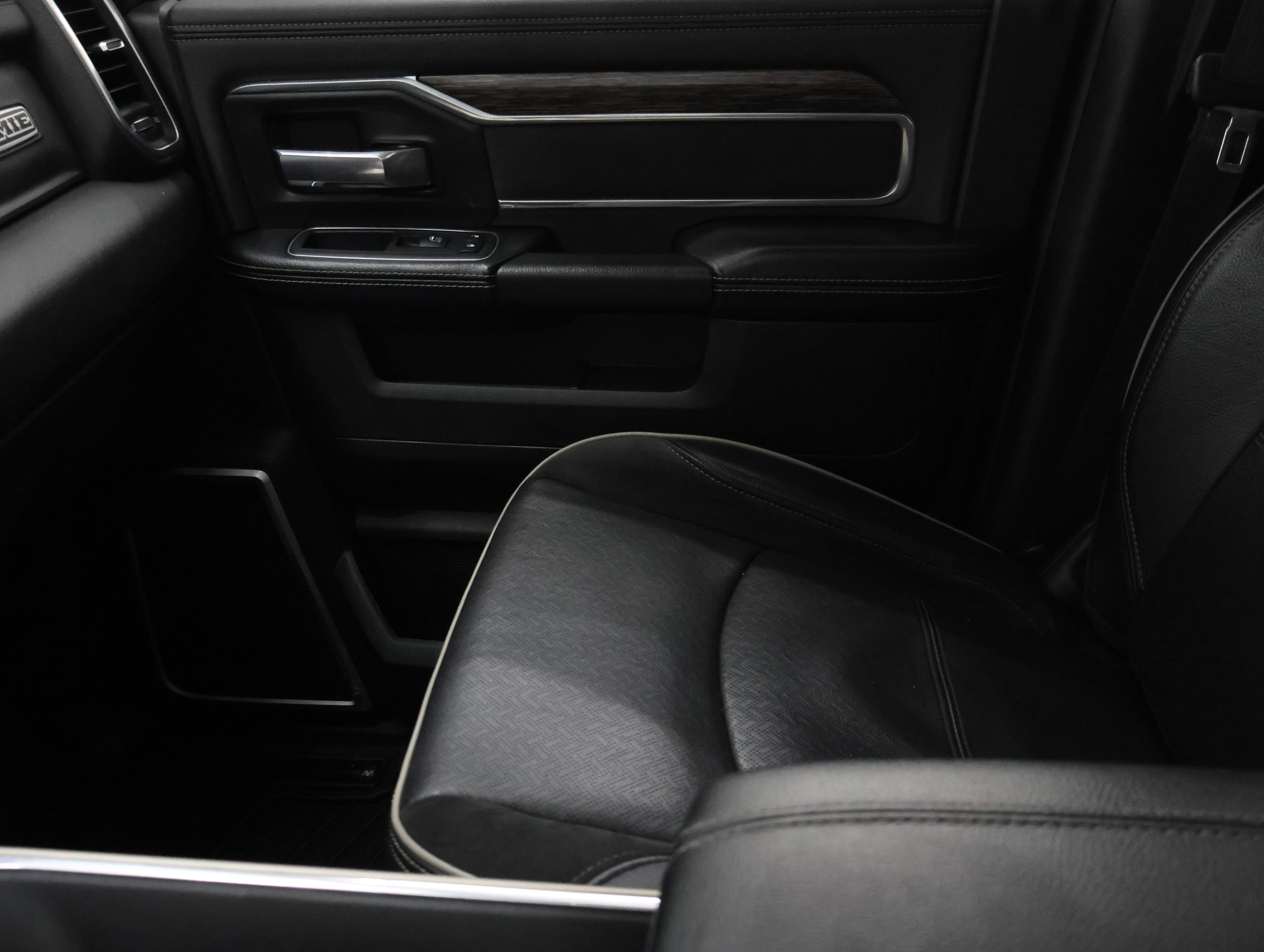 Used 2020 RAM 2500 Laramie AWD/4WD image 13