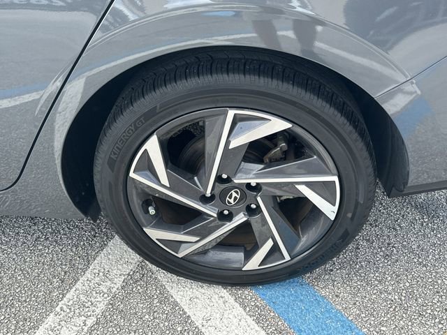 Certified 2024 Hyundai Elantra Limited image 11