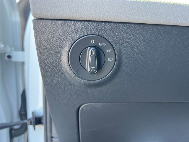 Used 2023 Volkswagen Taos SE image 10