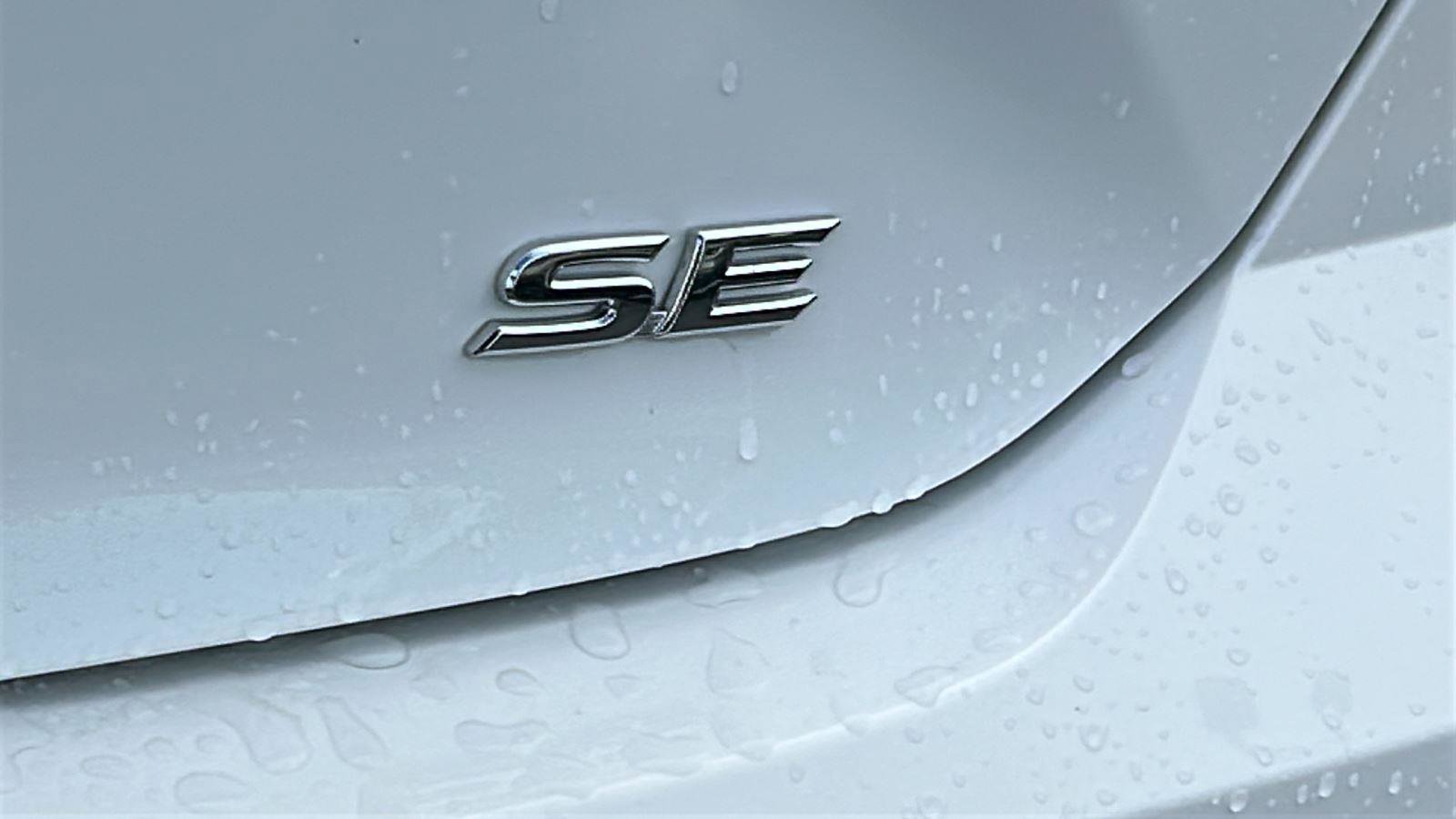 Used 2025 Toyota Camry SE w/ Convenience Package image 9