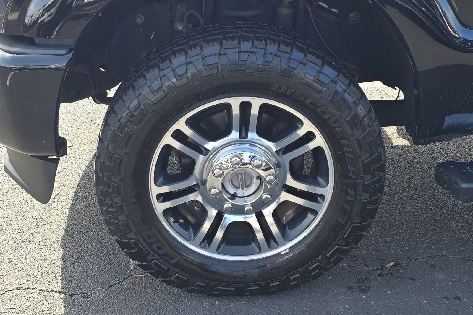 Used 2016 Ford F350 Platinum w/ Snow Plow Prep Package image 12