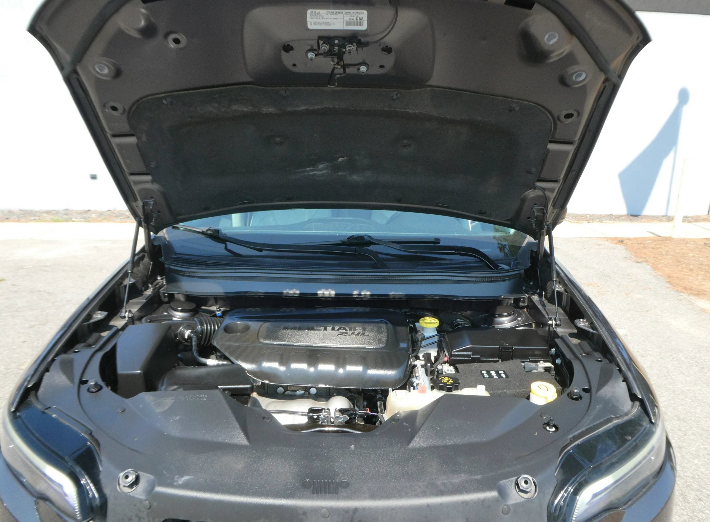 Used 2019 Jeep Cherokee Limited FWD image 36