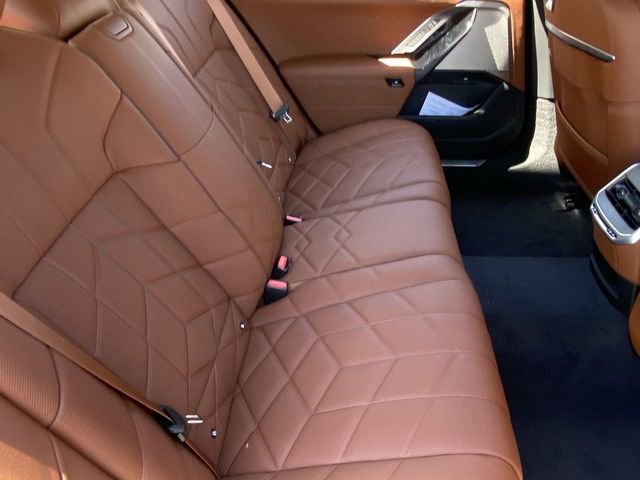 Used 2025 BMW i7 xDrive60 image 12