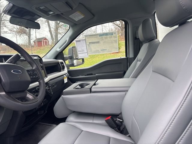 Used 2024 Ford F550 4x4 Regular Cab Super Duty w/ XL Chrome Package image 6