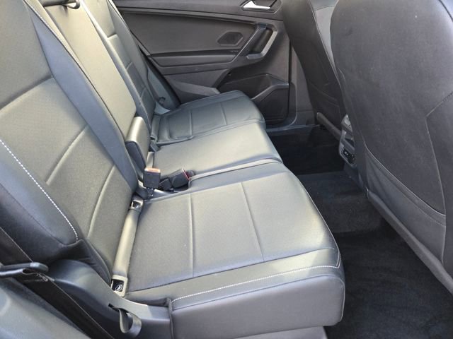 Used 2021 Volkswagen Tiguan SE R-Line image 34