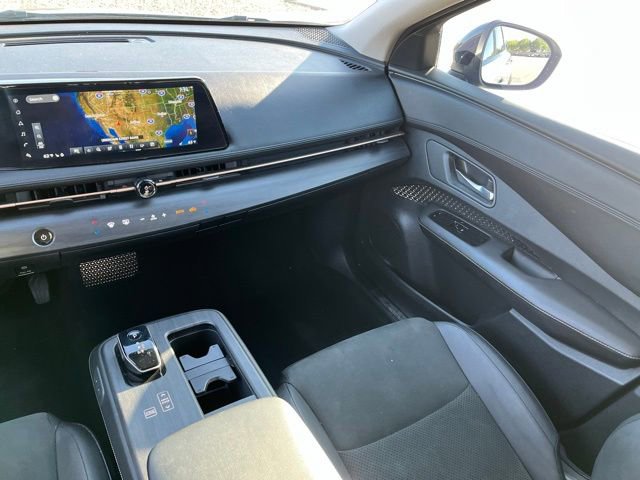 Used 2023 Nissan Ariya AWD image 14