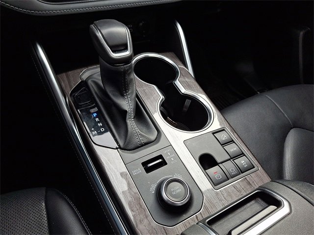 Used 2024 Toyota Highlander Platinum image 16