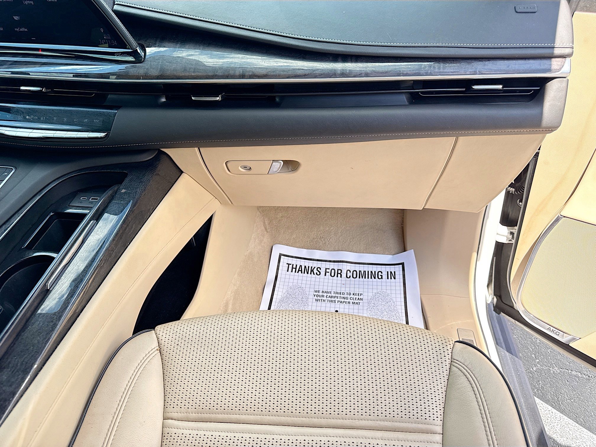 Used 2021 Cadillac Escalade ESV Premium Luxury w/ Driver Assist Tech Package AWD/4WD image 19