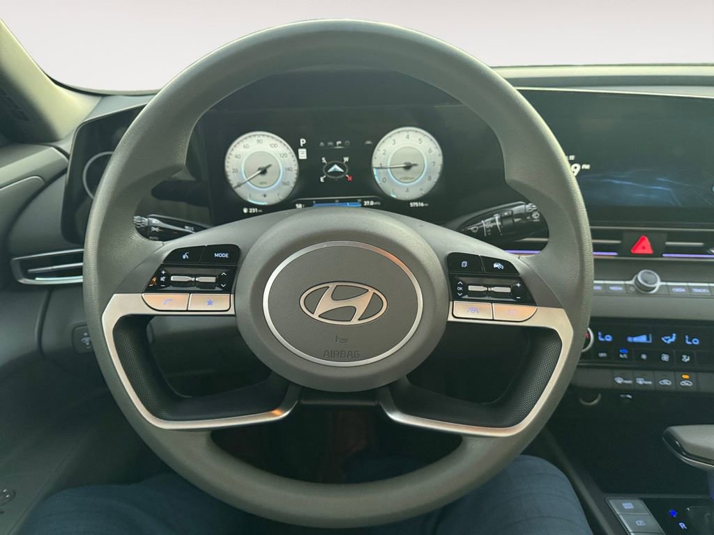 Used 2024 Hyundai Elantra SEL image 17