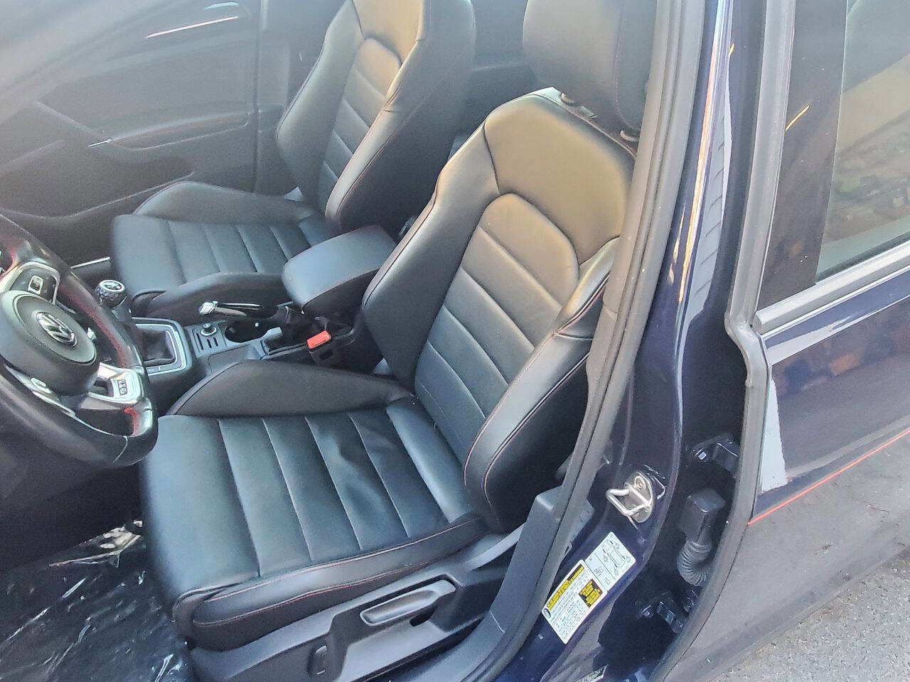 Used 2018 Volkswagen GTI SE FWD image 10