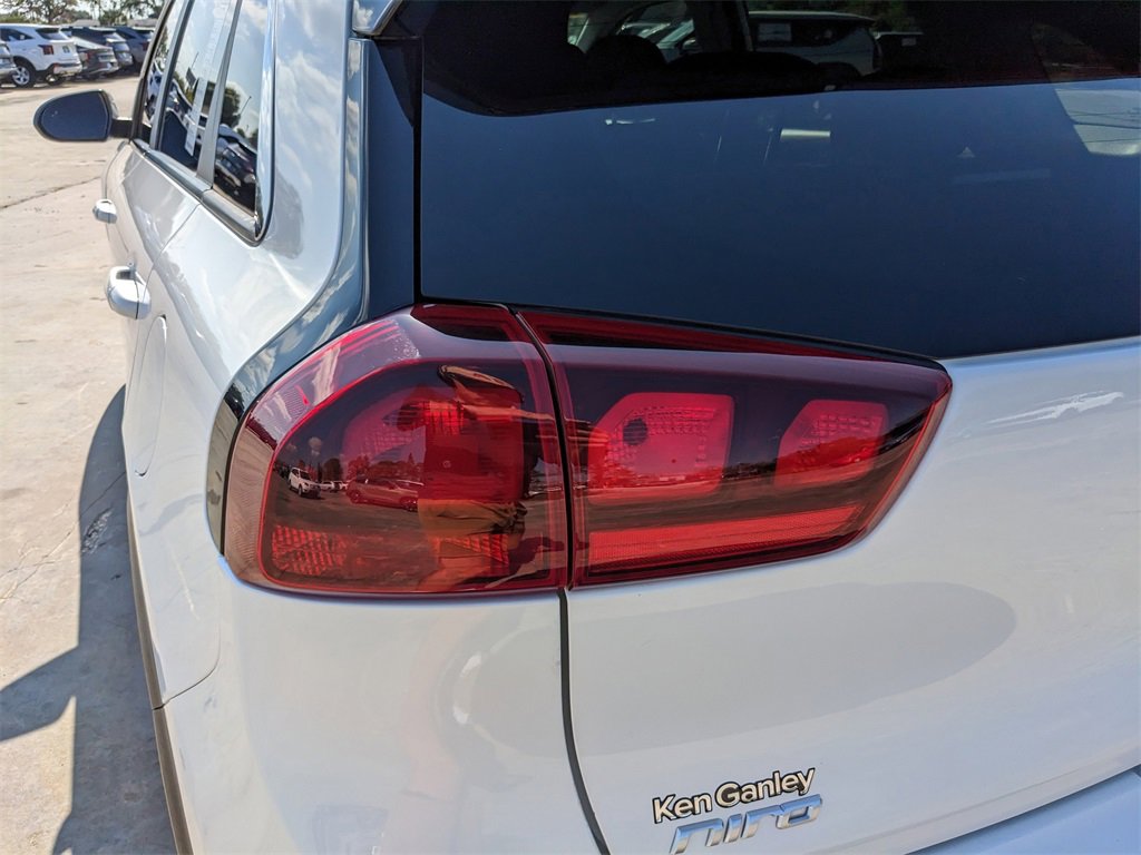 Certified 2022 Kia Niro LXS image 12