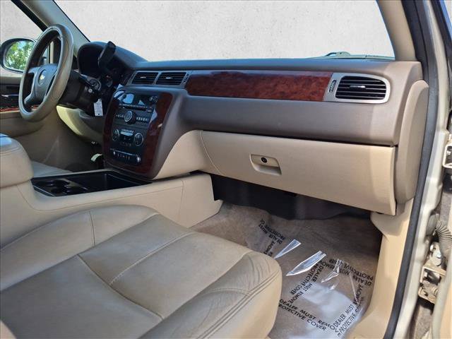 Used 2013 Chevrolet Suburban LT w/ Luxury Package AWD/4WD image 22