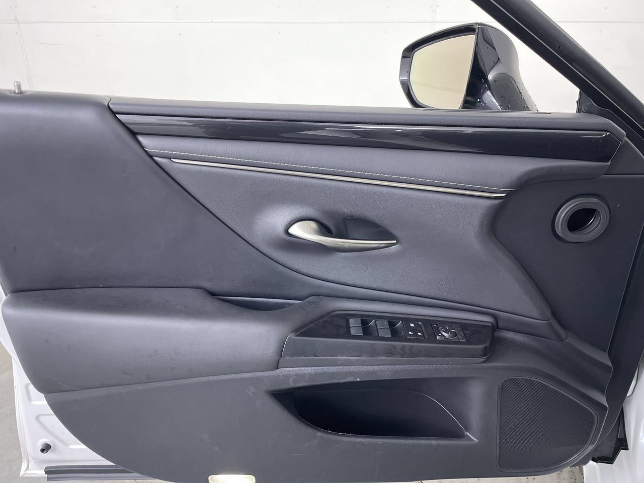 Used 2020 Lexus ES 350 w/ Accessory Package 2 FWD image 10