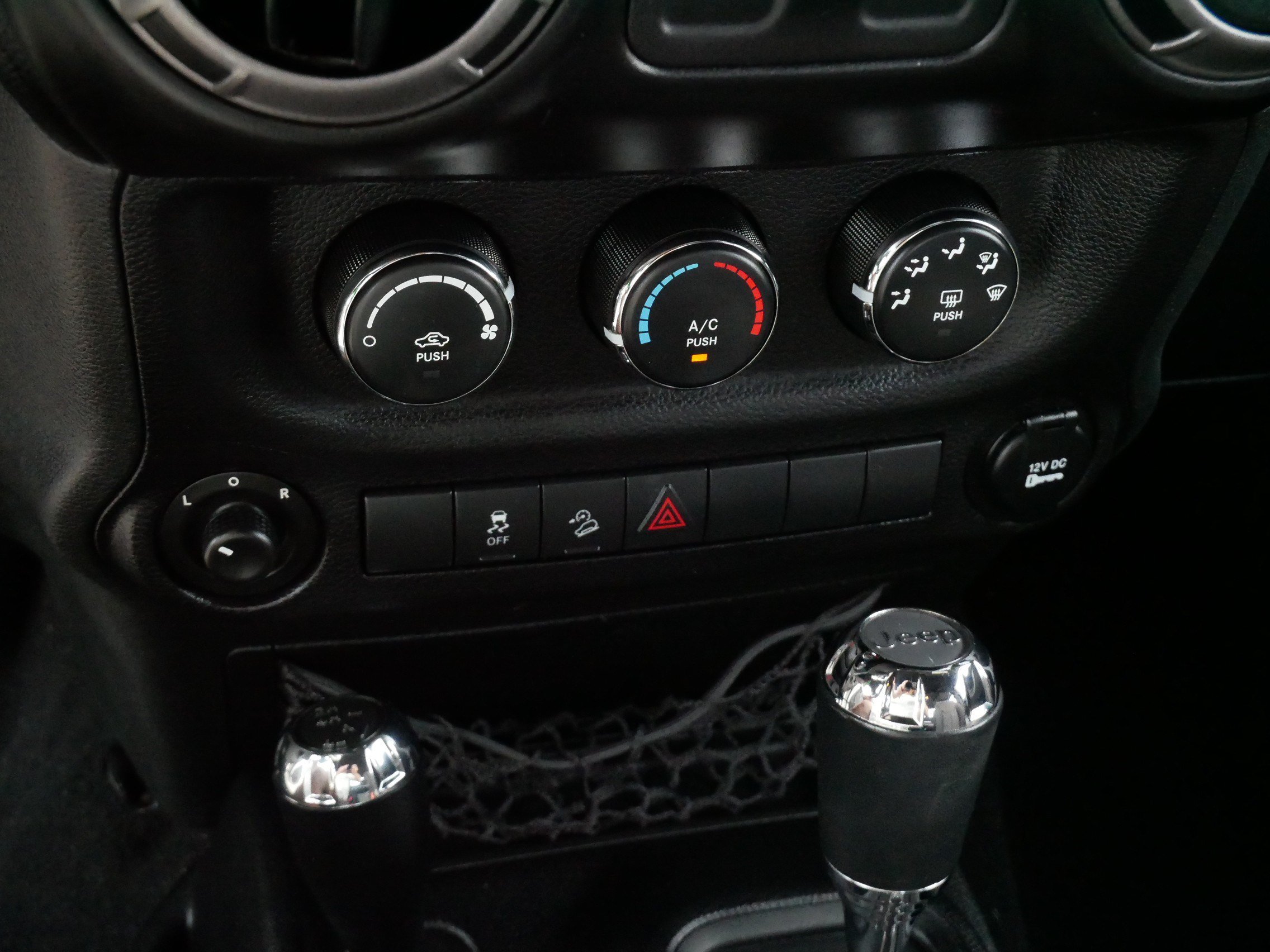 Used 2015 Jeep Wrangler Sport w/ Quick Order Package 24S AWD/4WD image 23