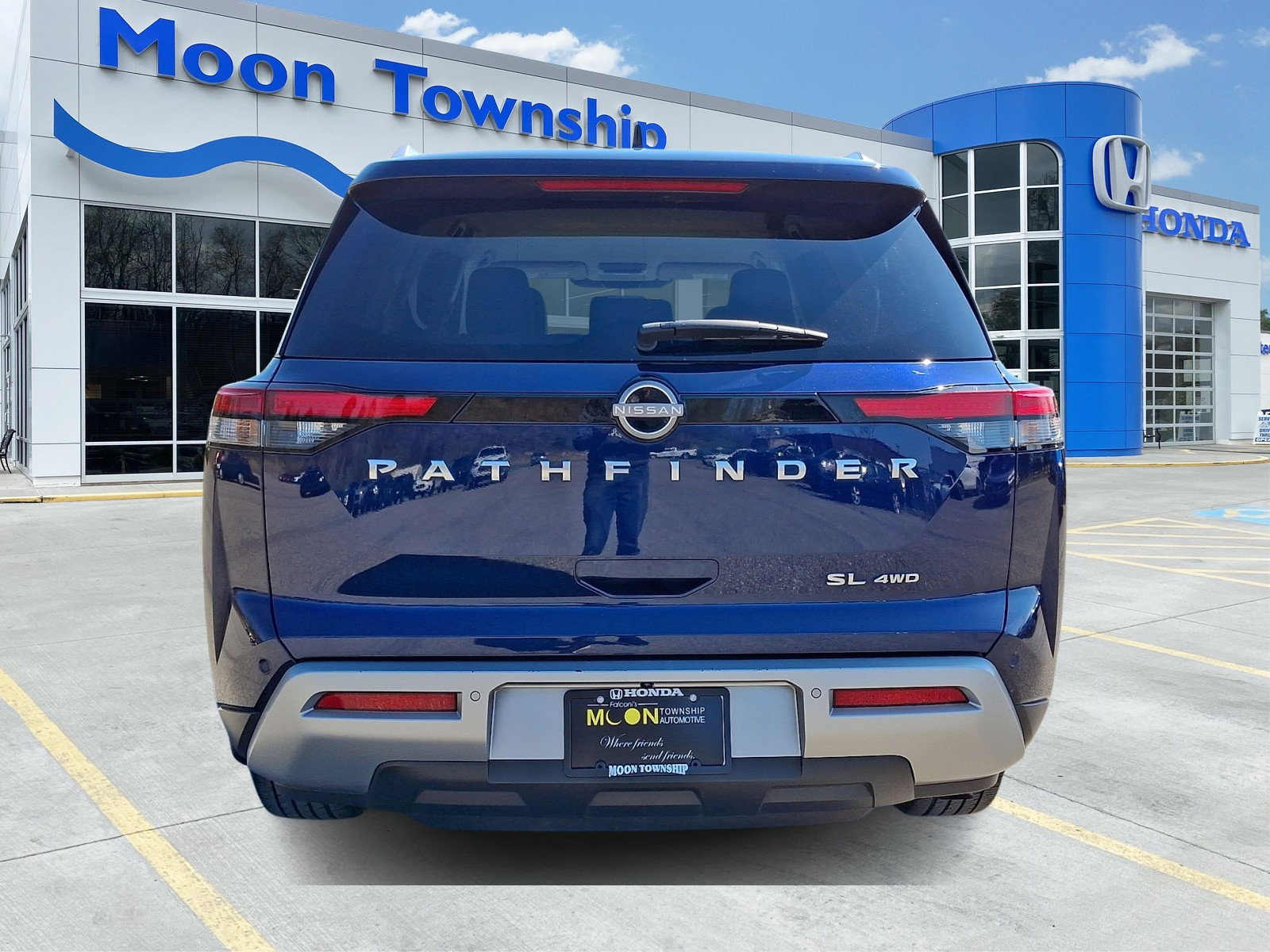 Used 2022 Nissan Pathfinder SL AWD/4WD image 5
