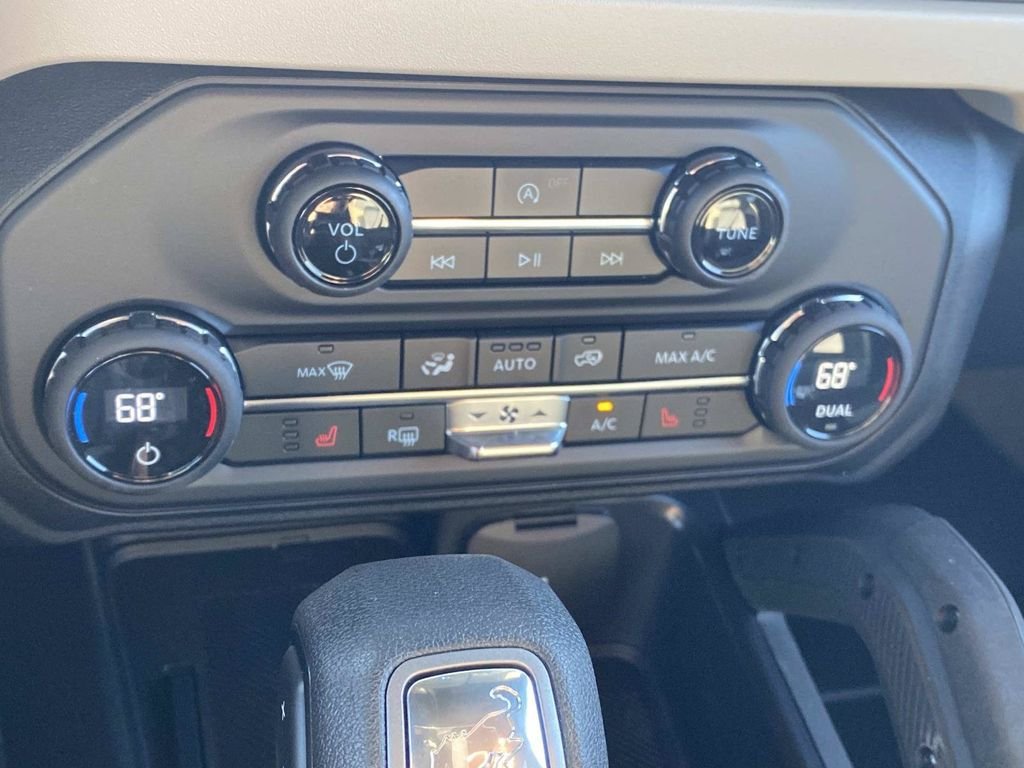 New 2026 Ford Bronco Big Bend w/ Black Diamond Package AWD/4WD image 16