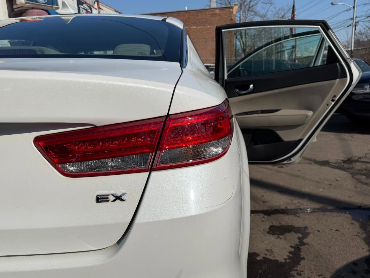 Used 2017 Kia Optima EX image 45