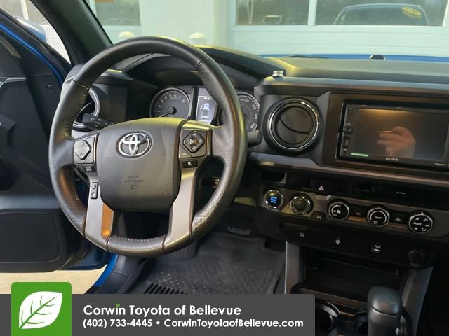 Used 2017 Toyota Tacoma TRD Off-Road image 14