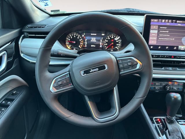 Used 2023 Jeep Compass Limited AWD/4WD image 12