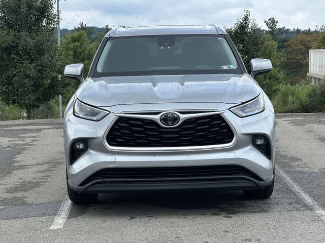 Used 2020 Toyota Highlander XLE AWD/4WD image 31